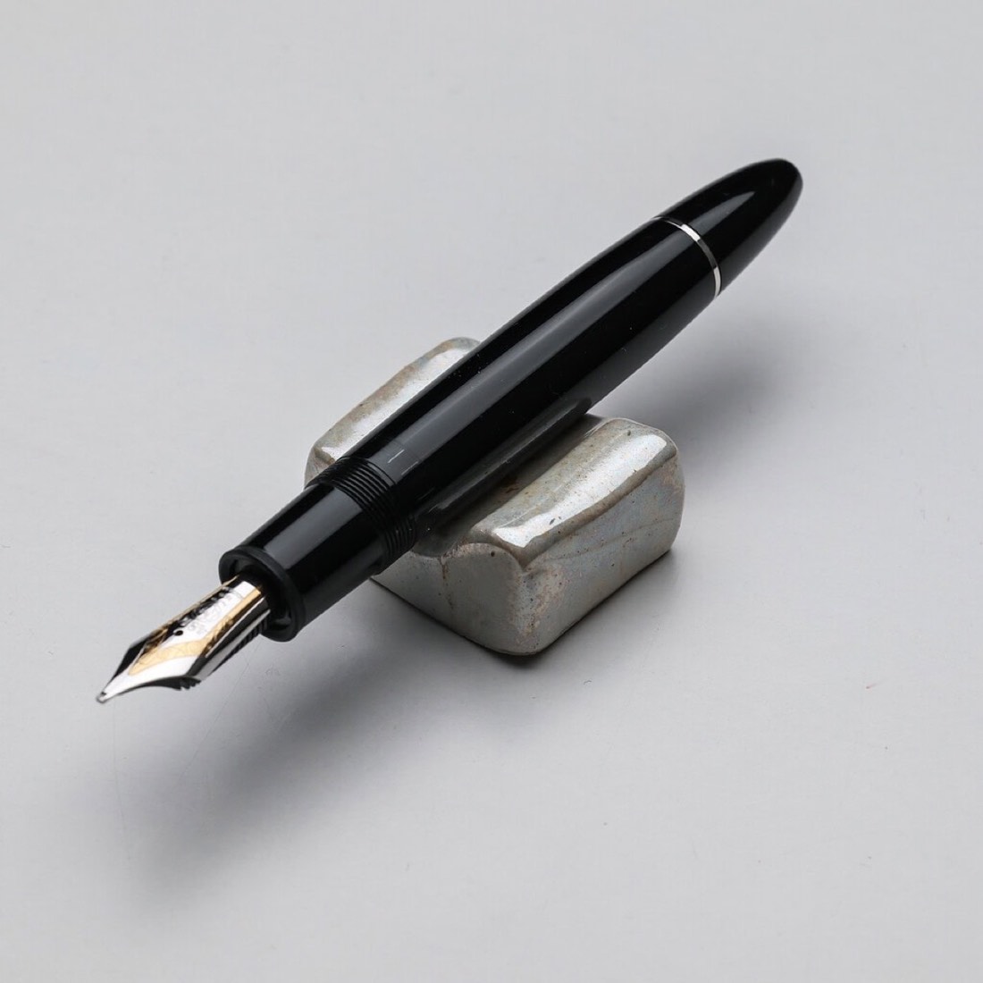 Ceramic Pen Rest Inkground