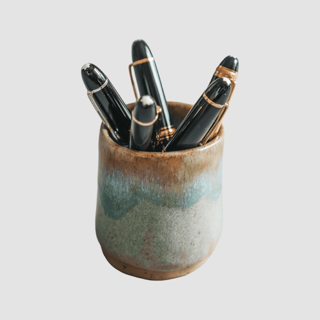 Ceramic pen stand