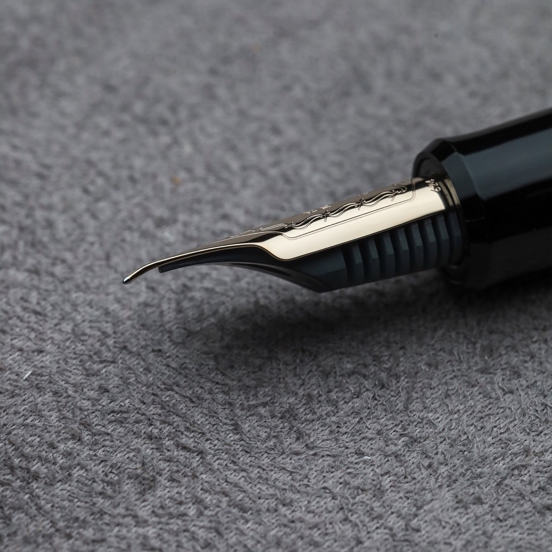Pilot Custom 743 Black PO