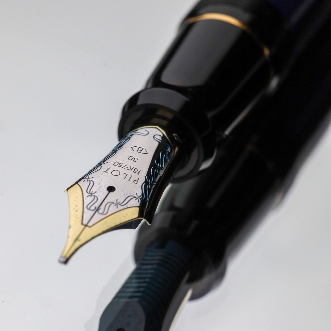 Pilot Custom Urushi Prussian Blue