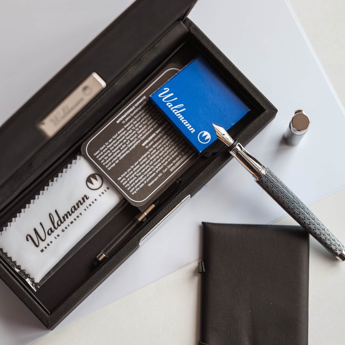 Waldmann Tango Imagination Sapphire