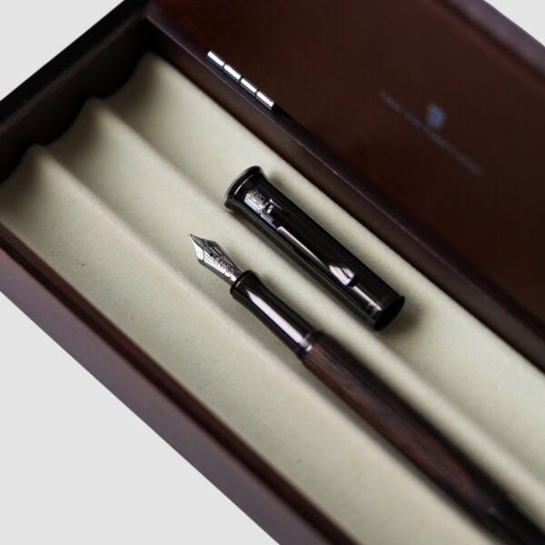Graf von Faber-Castell Classic Macassar M